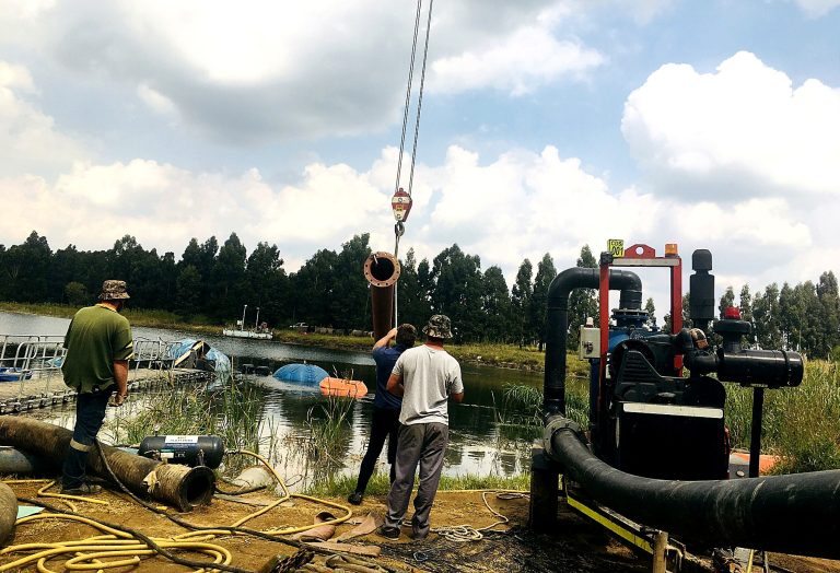 Pipeline and pump installation
